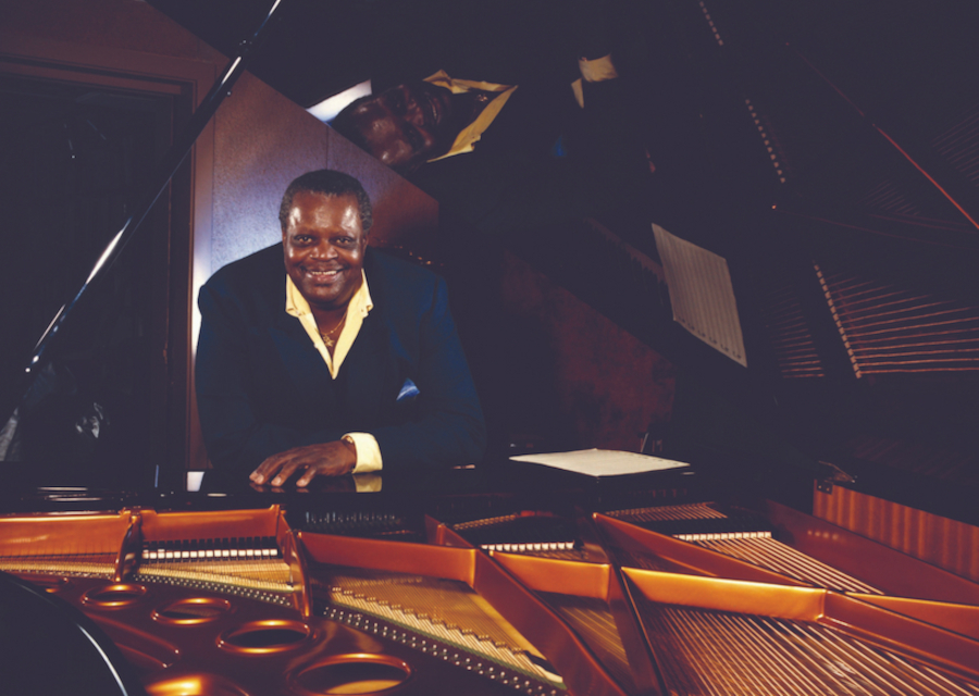 Oscar Peterson: o gigante canadense no "A volta ao Jazz em 80 mundos"!