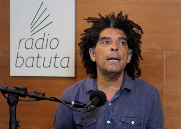 No "Estúdio Batuta", "Marcos Sacramento & Luiz Flávio Alcofra"