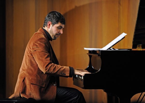 O Jazz da Pandemia (na foto, André Mehmari)