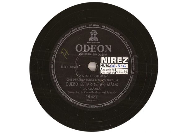 No Ouve Essa, "Quero beijar-te as mãos" e "Ouça"