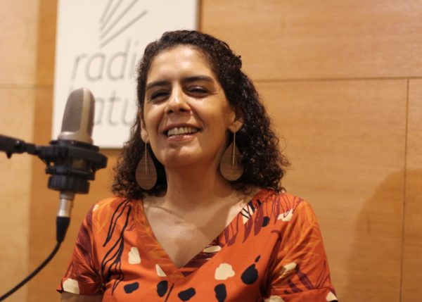Fernanda Cunha canta Tom Jobim no Estúdio Batuta