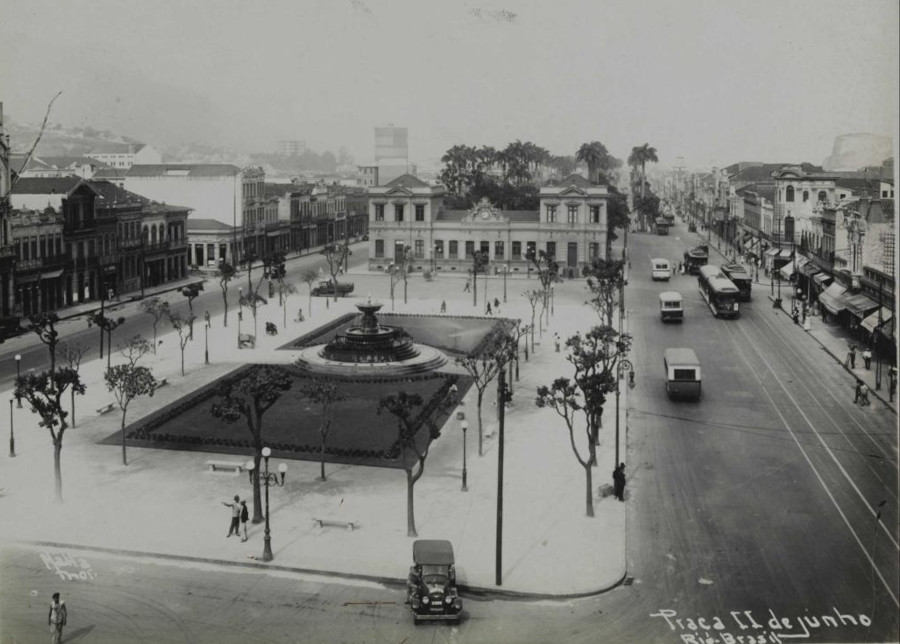 Beatriz Coelho Silva sobre a Praça Onze