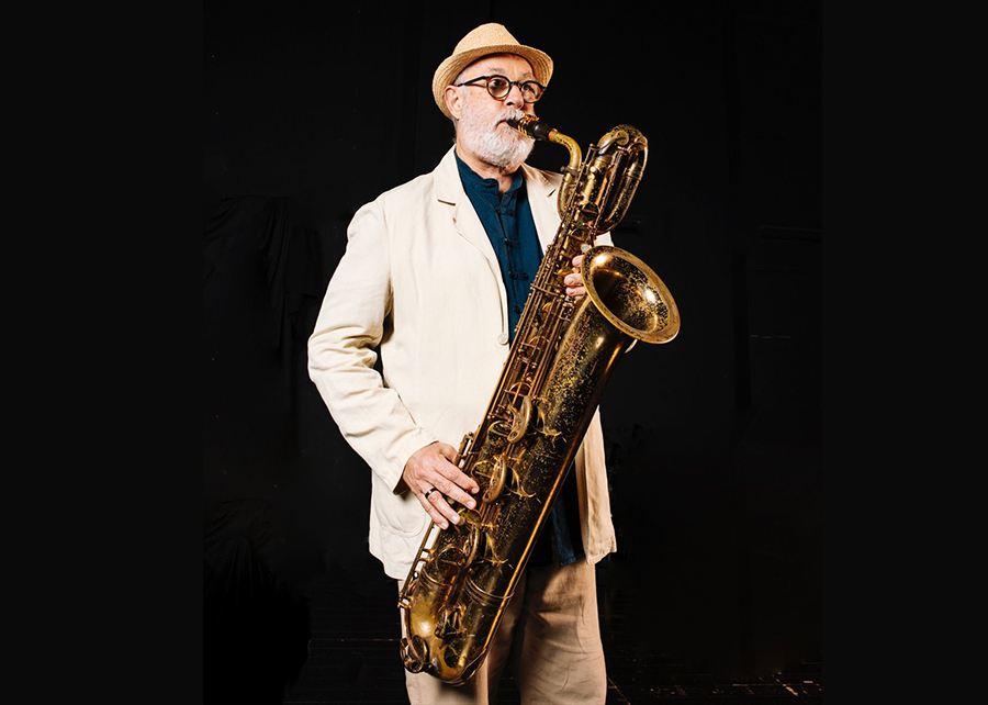 "Teco Cardoso - um auxílio luxuoso de um sax barítono" no A Volta ao Jazz em 80 Mundos!